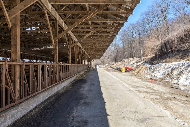 22-25 Macomber Rd, Monson, MA 01057