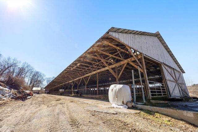 22-25 Macomber Rd, Monson, MA 01057