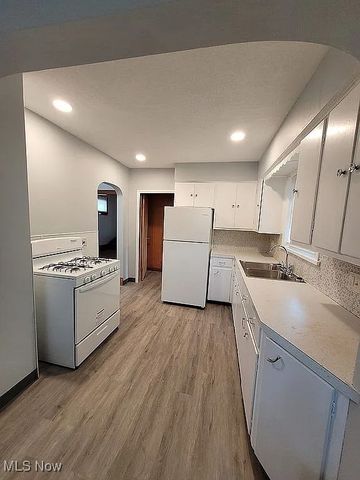 349 Comstock Court, Akron, OH 44305