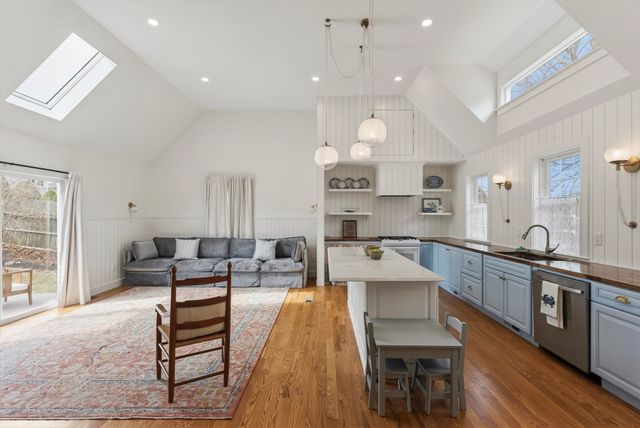 29 Field St, Marshfield, MA 02050