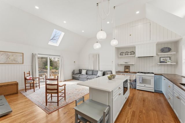 29 Field St, Marshfield, MA 02050