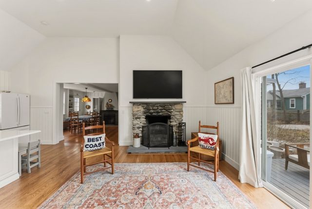29 Field St, Marshfield, MA 02050