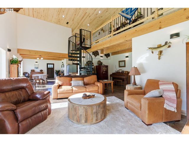 314 E VALLEY Rd, Skamokawa, WA 98647