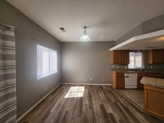 7320 Eagle View Avenue NE, Albuquerque, NM 87113