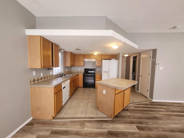 7320 Eagle View Avenue NE, Albuquerque, NM 87113