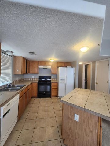 7320 Eagle View Avenue NE, Albuquerque, NM 87113