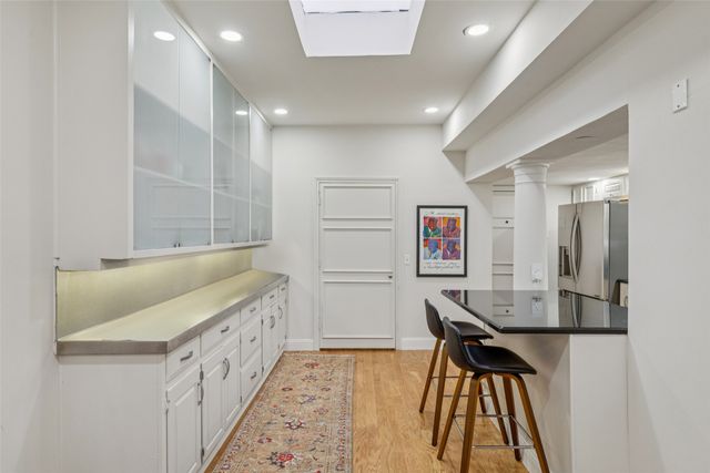 3727 Gilbert Avenue A, Dallas, TX 75219