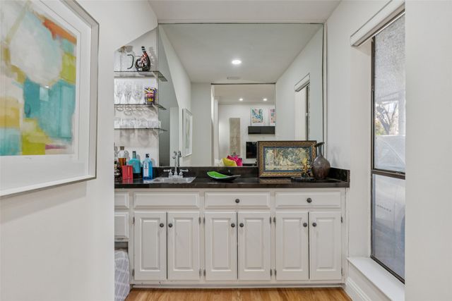 3727 Gilbert Avenue A, Dallas, TX 75219