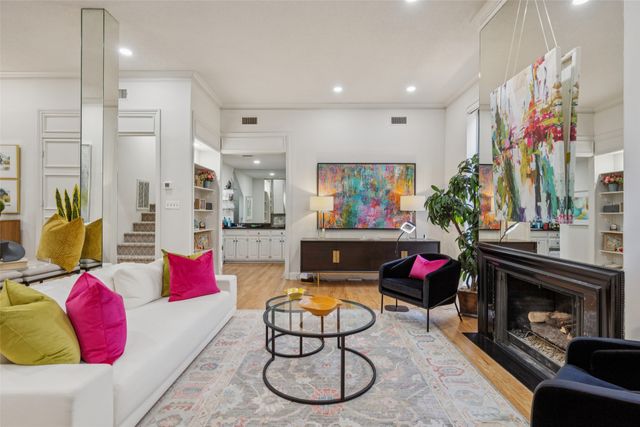 3727 Gilbert Avenue A, Dallas, TX 75219