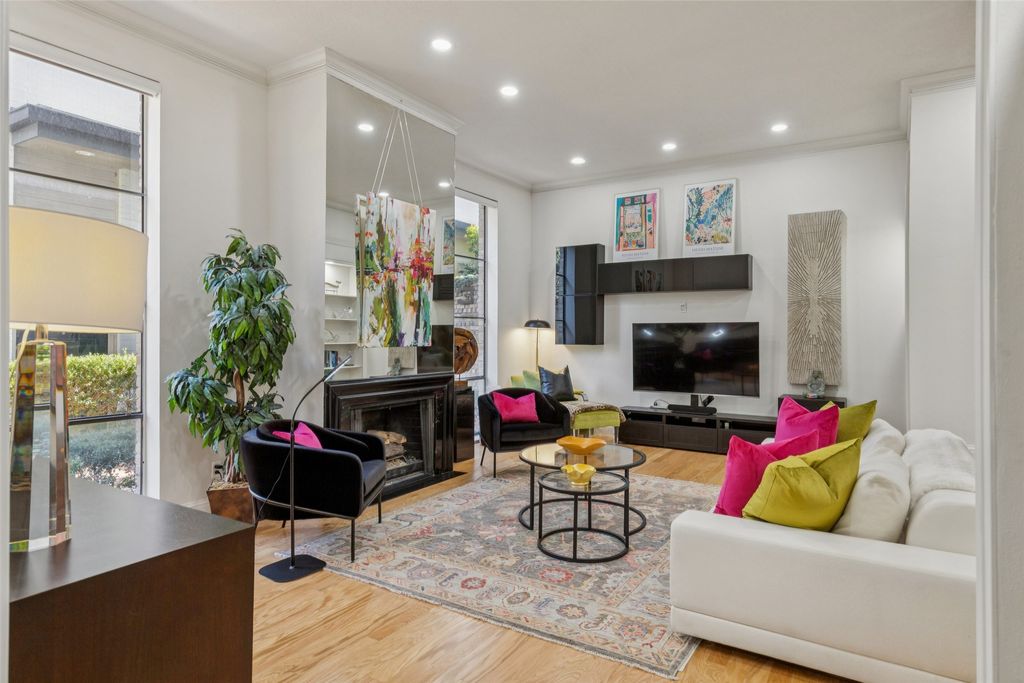 3727 Gilbert Avenue A, Dallas, TX 75219