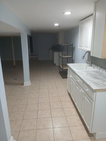 6932 S Calumet Avenue, Chicago, IL 60637