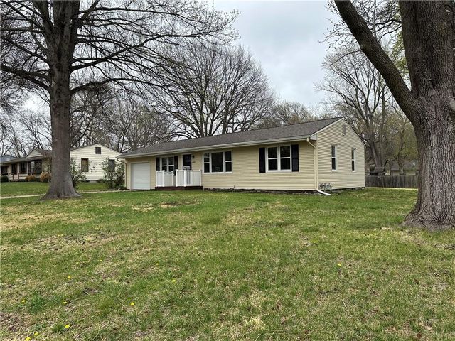 8049 Kessler Street, Overland Park, KS 66204