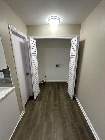 8049 Kessler Street, Overland Park, KS 66204