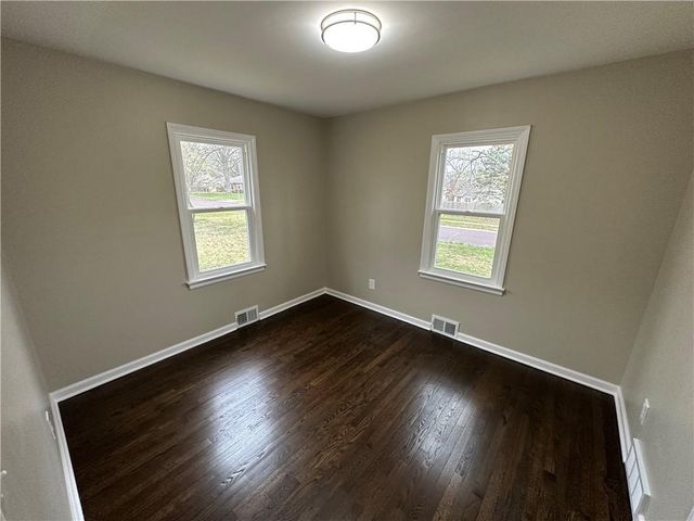 8049 Kessler Street, Overland Park, KS 66204