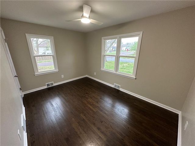 8049 Kessler Street, Overland Park, KS 66204