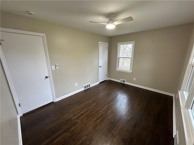 8049 Kessler Street, Overland Park, KS 66204