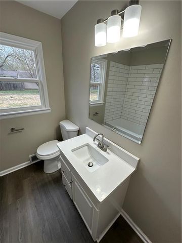 8049 Kessler Street, Overland Park, KS 66204