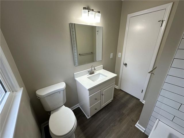 8049 Kessler Street, Overland Park, KS 66204