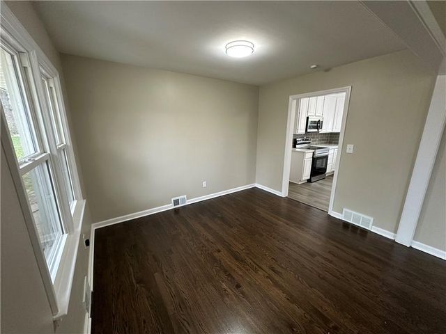 8049 Kessler Street, Overland Park, KS 66204