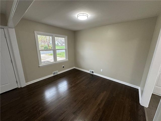 8049 Kessler Street, Overland Park, KS 66204