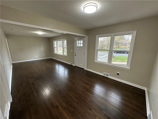 8049 Kessler Street, Overland Park, KS 66204