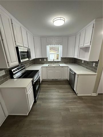 8049 Kessler Street, Overland Park, KS 66204