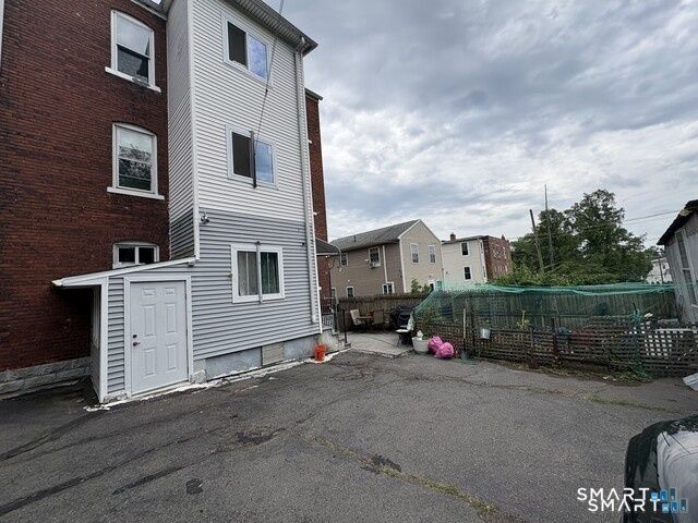 8 Erwin Place 3rd Floor, New Britain, CT 06051