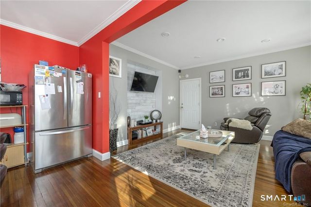 8 Erwin Place 3rd Floor, New Britain, CT 06051