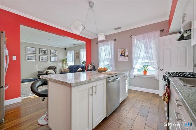 8 Erwin Place 3rd Floor, New Britain, CT 06051