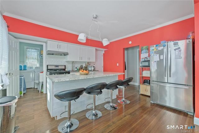 8 Erwin Place 3rd Floor, New Britain, CT 06051