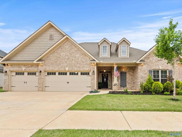 7519 Flint Crossing Circle, Owens Cross Roads, AL 35763