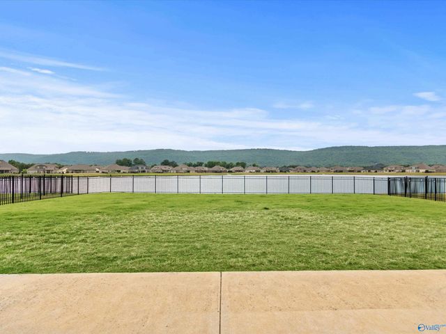 7519 Flint Crossing Circle, Owens Cross Roads, AL 35763