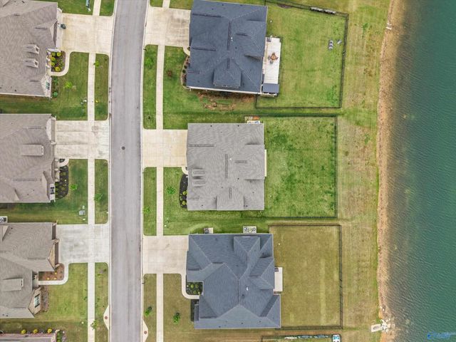 7519 Flint Crossing Circle, Owens Cross Roads, AL 35763