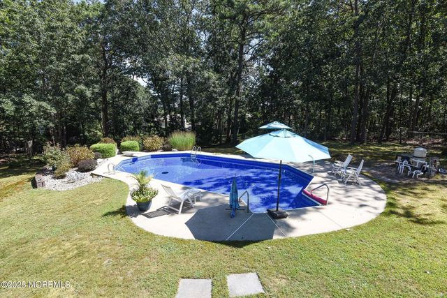 14 Bittersweet Drive, Jackson, NJ 08527