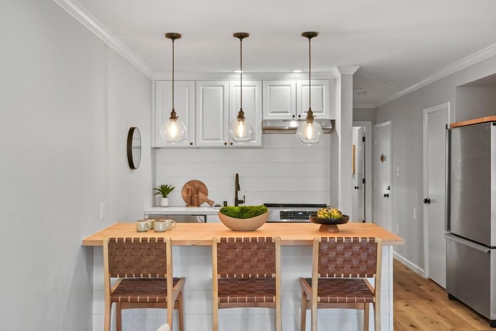 Image 5 of property listing at 1250 Clay Street 103, San Francisco, CA 94108