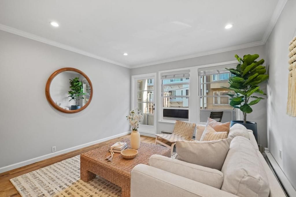 Image 7 of property listing at 1250 Clay Street 103, San Francisco, CA 94108