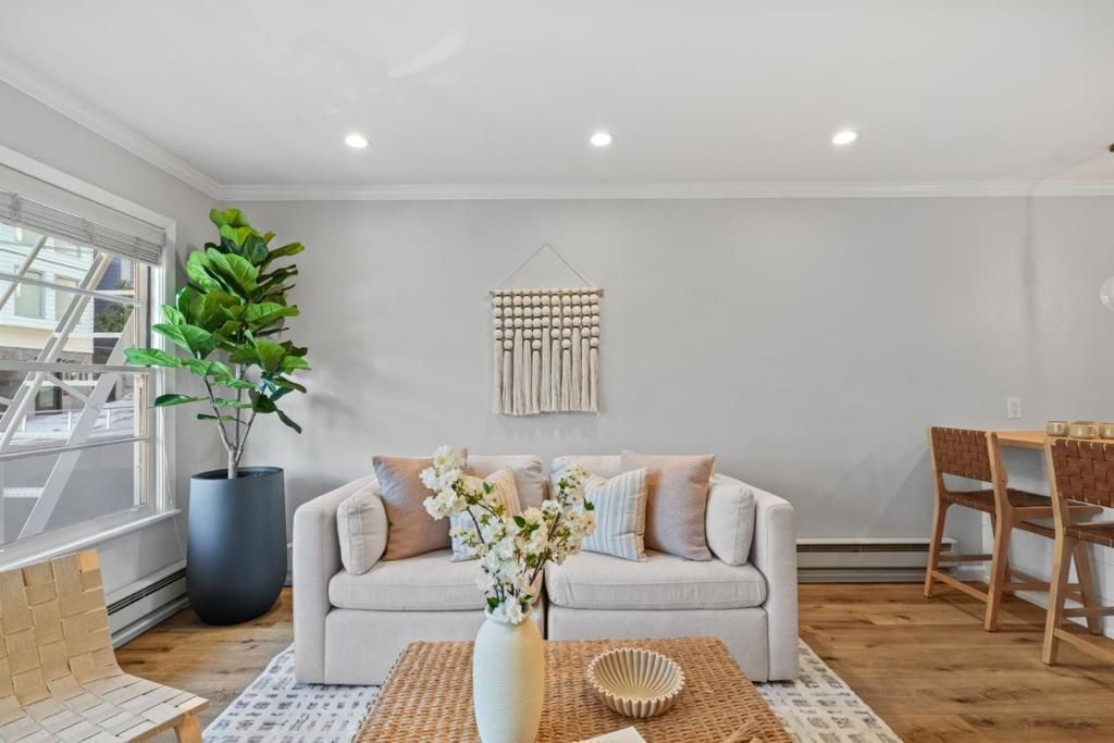 Image 9 of property listing at 1250 Clay Street 103, San Francisco, CA 94108