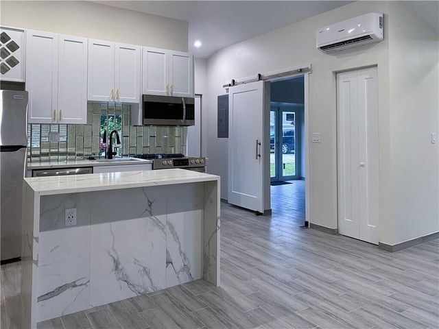 315 SW 7th Street 2, Fort Lauderdale, FL 33315