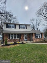 218 COLUMBIA AVE, Stratford, NJ 08084