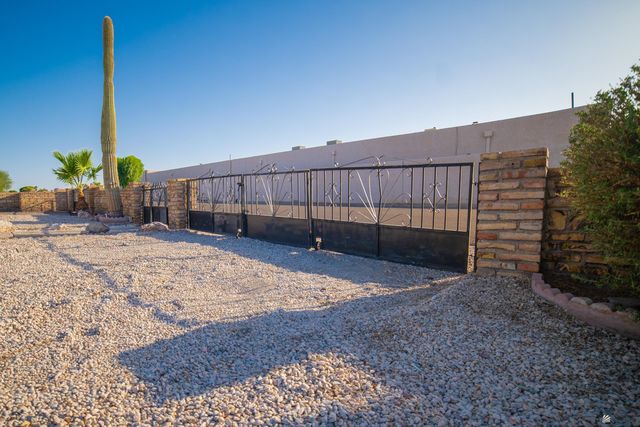 11279 S PHOENIX DR, Yuma, AZ 85367