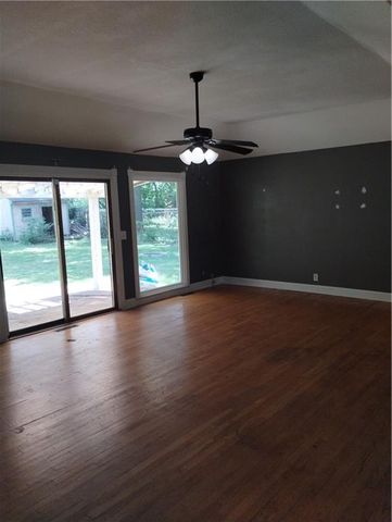 16405 Spring Valley Road, Belton, MO 64012