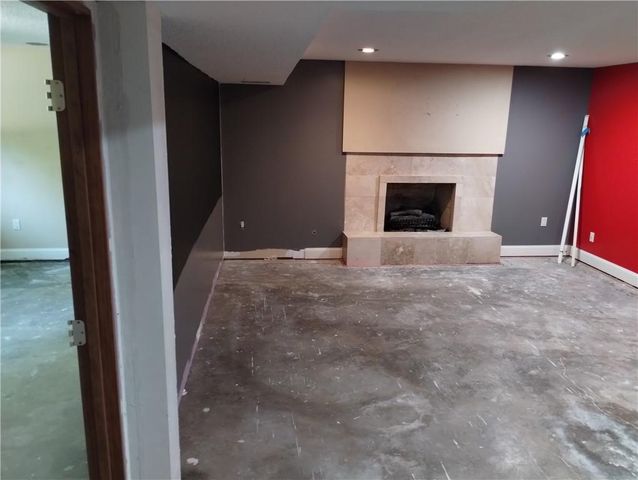 16405 Spring Valley Road, Belton, MO 64012