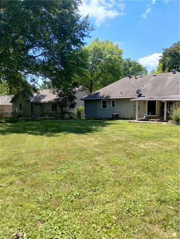 16405 Spring Valley Road, Belton, MO 64012