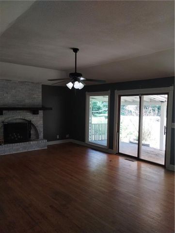 16405 Spring Valley Road, Belton, MO 64012
