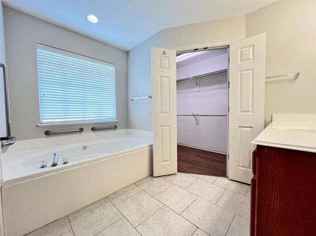 2023 Brooke Drive, Sanger, TX 76266