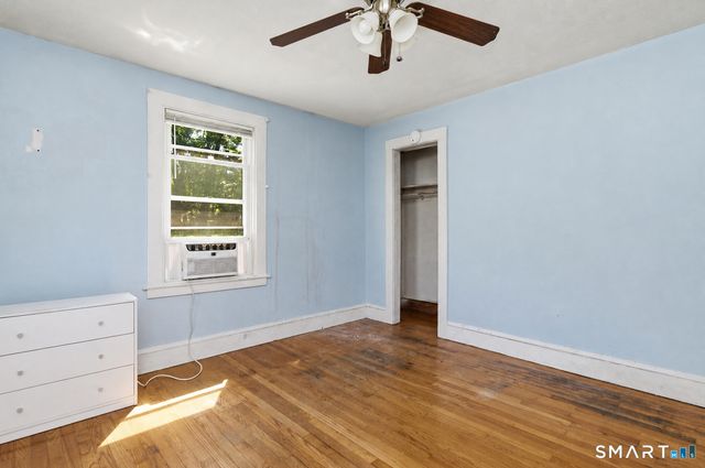 19 Homestead Street, Manchester, CT 06042