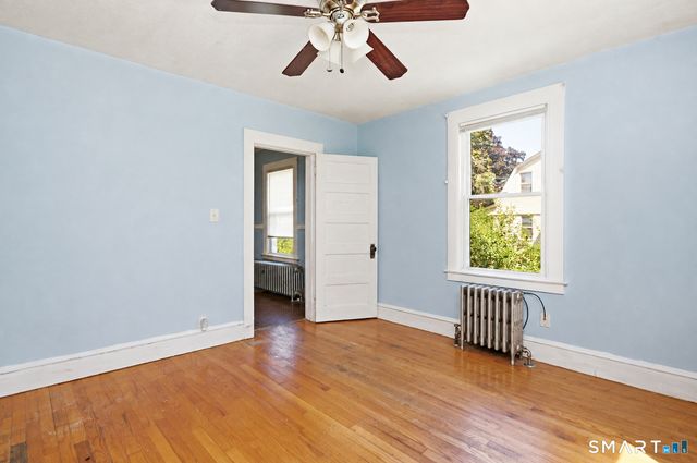 19 Homestead Street, Manchester, CT 06042