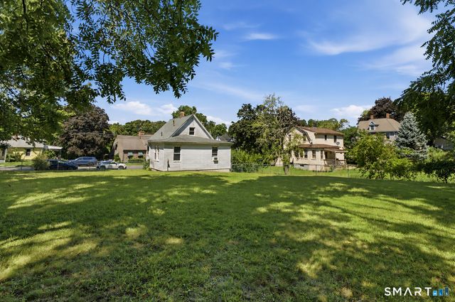 19 Homestead Street, Manchester, CT 06042