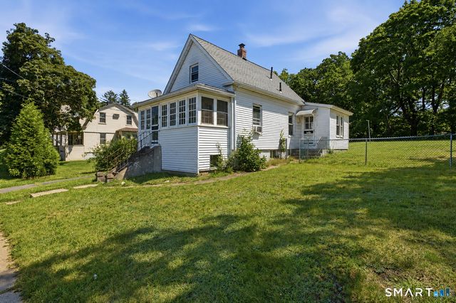19 Homestead Street, Manchester, CT 06042