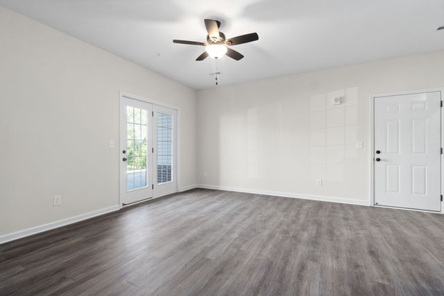 229 E Johnson Circle C-308, Clarksville, TN 37040